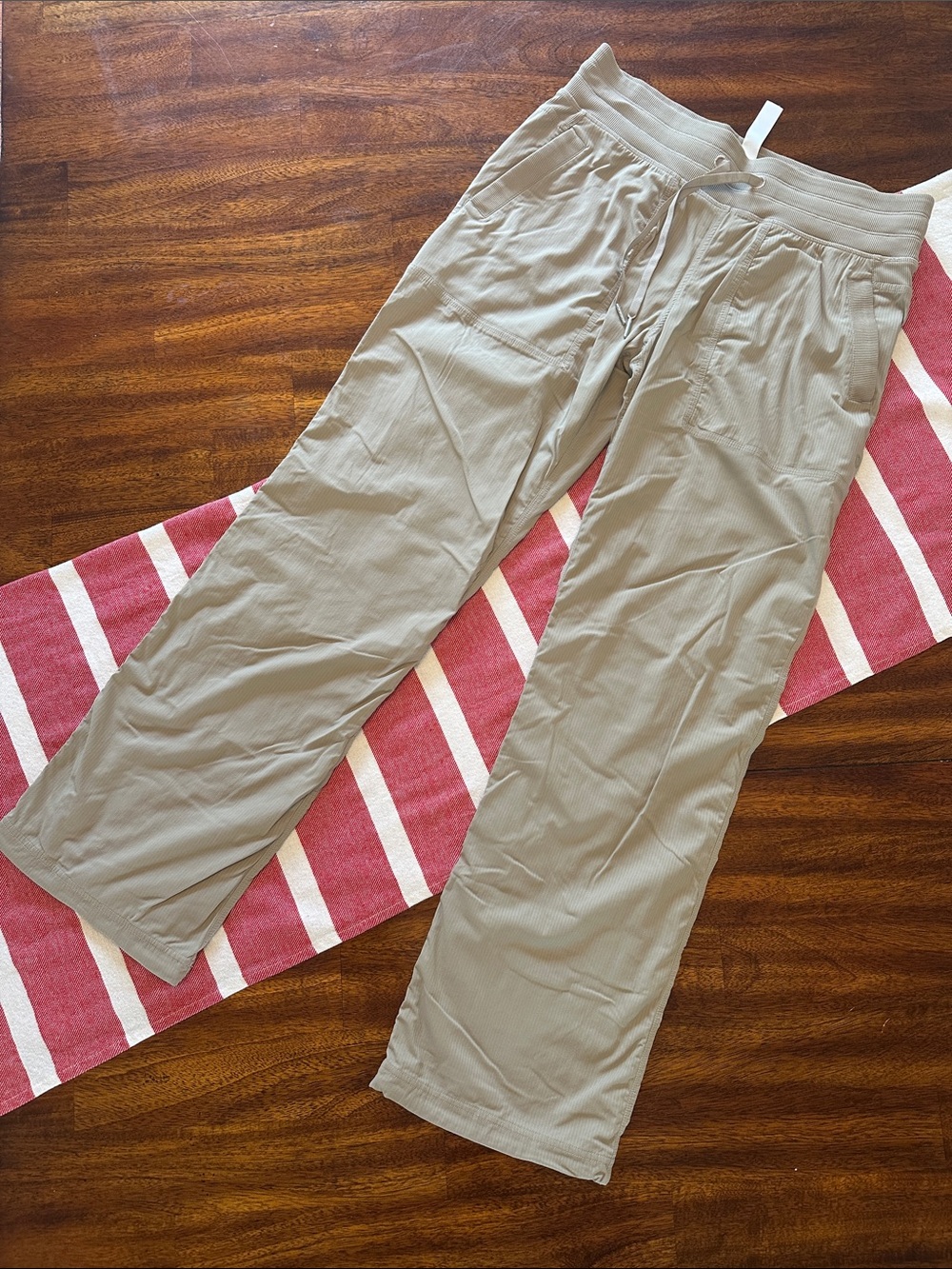 Lululemon Women’s Lined Dance Studio MR - Whacky Khaki Sz10 Reg
